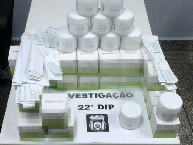 Produtos foram apreendidos em prédio comercial no Vieiralves (Foto: Divulgação/Polícia Civil)