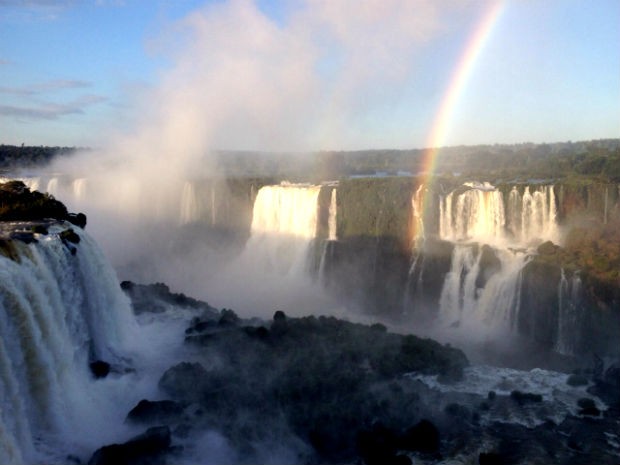 Feriado de Páscoa costuma atrair muitos turistas para as Cataratas do Iguaçu (Foto: Erickson Rezende/ RPC)