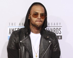 Chris Brown em prêmio em Los Angeles, nos EUA (Foto: Jonathan Alcorn/ Reuters/ Agência)