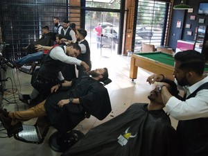 Barbearia de Piracicaba investe em estilo rústico e faz sucesso com clientes (Foto: Divulgação/Vikings Barbearia) Barbearia de Piracicaba investe em estilo rústico e faz sucesso com clientes (Foto: Divulgação/Vikings Barbearia)