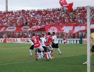 Clássico Rei foi disputado no estádio Nazarenão, em Goianinha (Foto: Augusto Gomes/GLOBOESPORTE.COM)