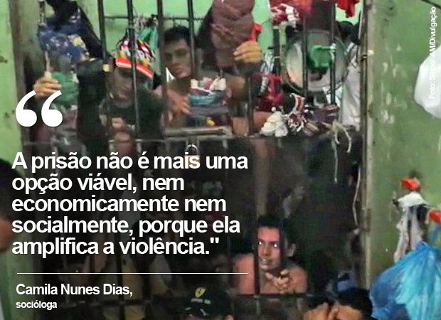 Em fevereiro de 2015, foto mostra presos amontoados em unidade no Amazonas (Foto: Sinpol-AM/Divulgação)