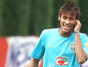 Neymar no treino da Seleção Brasileira (Foto: Mowa Press)