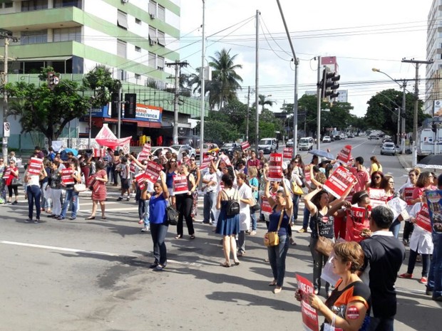 Em greve, servidores estaduais da Saúde fazem protesto em Goiânia, Goiás (Foto: Divulgação/Sindsaúde)