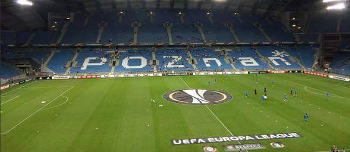 Torcida Lech Poznan Liga Europa refugiados (Foto: Reprodução / Twitter)