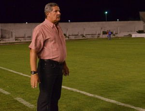 Pedrinho Albuquerque, técnico do Sousa (Foto: Hévilla Wanderley / GloboEsporte.com)