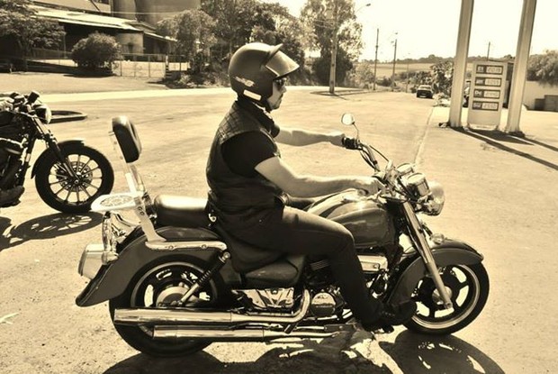 Além da música, Vanuti é apaixonado por motociclismo (Foto: Arquivo pessoal)