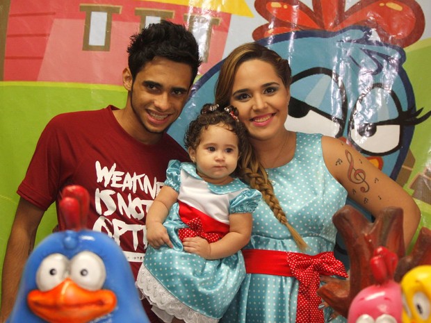 Perlla comemora um ano da filha, Pérola (Foto: Marcos Ferreira / Foto Rio News)