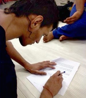 Michel Sassarito assina contrato com o XFC (Foto: Divugação)