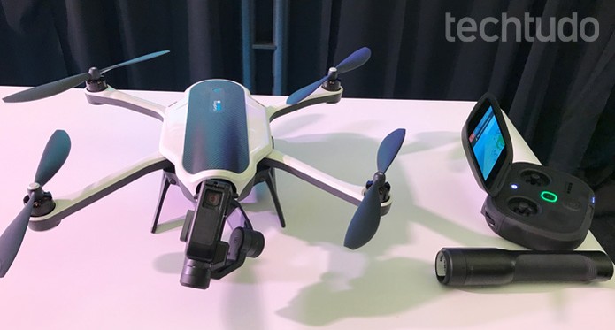 GoPro Karma ou DJI Phantom 3 Professional? Descubra qual drone é melhor (Foto: Anna Kellen Bull/TechTudo) GoPro Karma ou DJI Phantom 3 Professional? Descubra qual drone é melhor (Foto: Anna Kellen Bull/TechTudo)