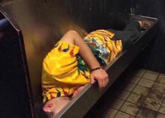 Beber mais do deve pode criar cena bizarra como esta