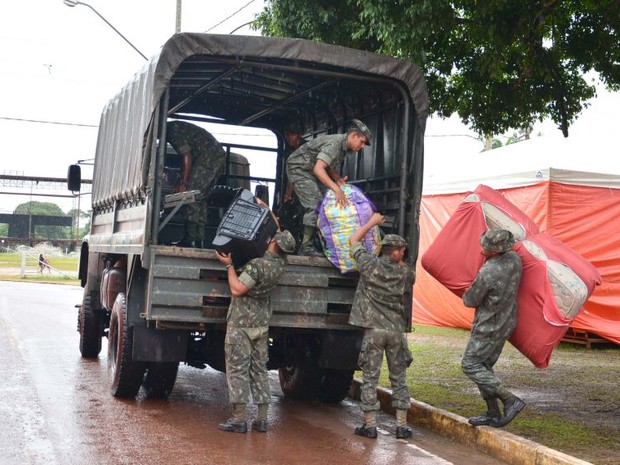1150 homens do Exército Brasileiro ajudam no retorno das famílias (Foto: Assis Lima/PMRB)