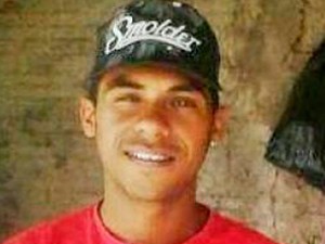 Robson Diego Soares, 20 anos, foi executado dentro de escola (Foto: Arquivo pessoal)