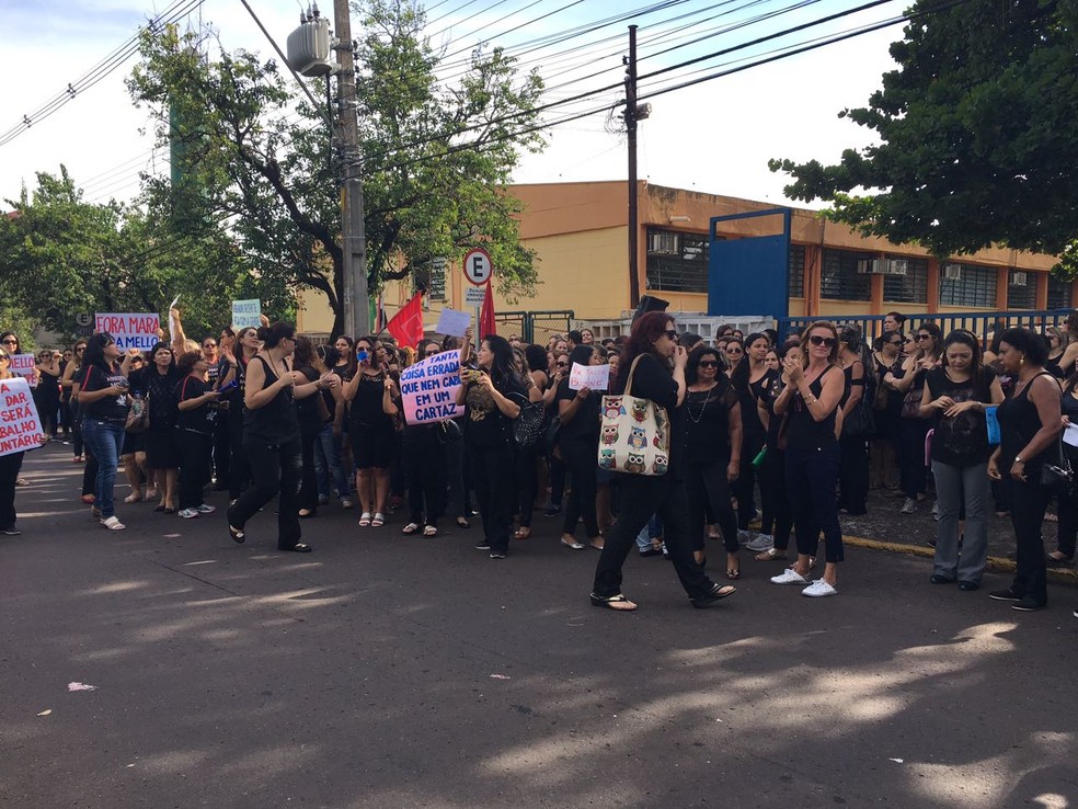 Professores municipais realizaram paralisação em Presidente Prudente (Foto: Wellington Roberto/G1)