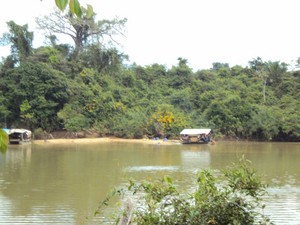 Moradores de Tucumã denunciam a presença de balsas de garimpeiros nos rios Fresco, Branco e Xingu (Foto: Arquivo Pessoal)