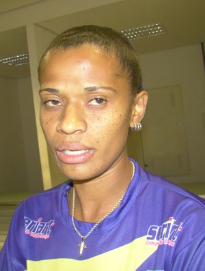 Grazi, atleta do Tiradentes-PI (Foto: Emanuele Madeira/GLOBOESPORTE.COM)