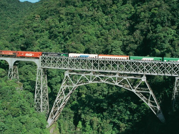 Passeio de trem é realizado todos os dias, com saída da Rodoferroviária de Curitiba (Foto: Divulgação )