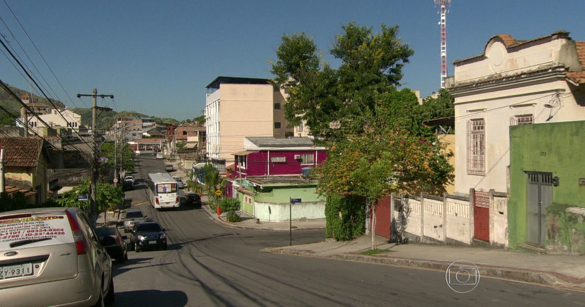 G1 Cascadura, no Rio, tem assalto até perto de protesto por segurança