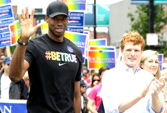 jason collins, parada gay de boston (Foto: Agência AP)