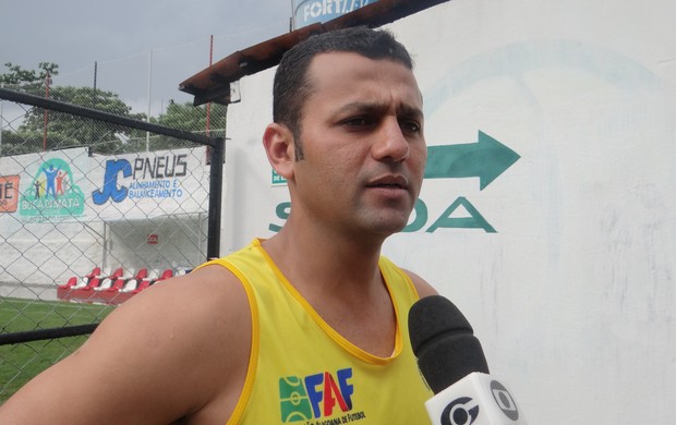 José Reinaldo Figueiredo, árbitro (Foto: Leonardo Freire/GLOBOESPORTE.COM)