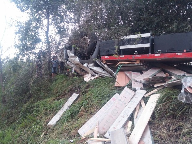Motorista morreu no local (Foto: PRF/Divulgação)