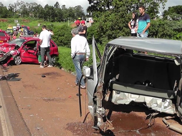 G1 Motorista embriagado e sem CNH provoca acidente com quatro veículos notícias em Oeste e