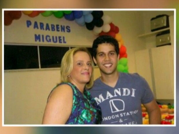 Vera Lúcia e o filho Miguel (Foto: Encontro com Fátima Bernardes/TV Globo)