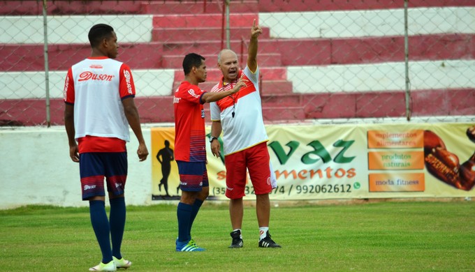 Marcelo Buarque técnico Tricordiano (Foto: Régis Melo) Marcelo Buarque técnico Tricordiano (Foto: Régis Melo)
