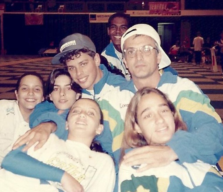 Bruno entre os amigos no mundial do Canadá - Vancouver, em 1996 (Foto: Arquivo pessoal)