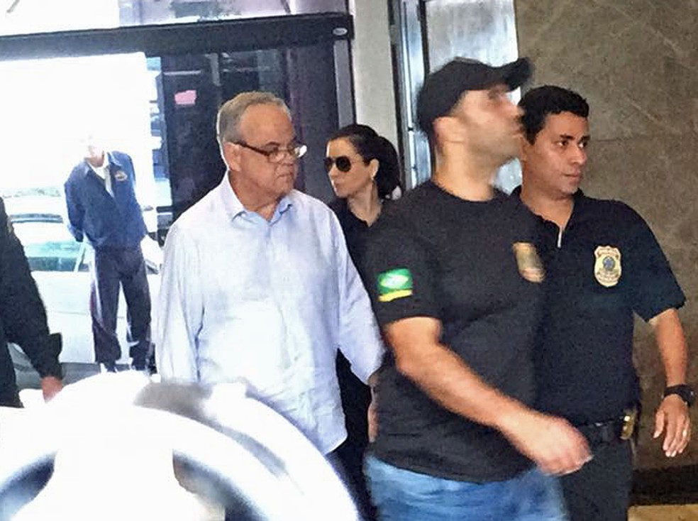 Lélis Teixeira chegou à sede da PF no Rio pouco antes das 10h deste segunda-feira (3) (Foto: Fernanda Rouvenat/G1)