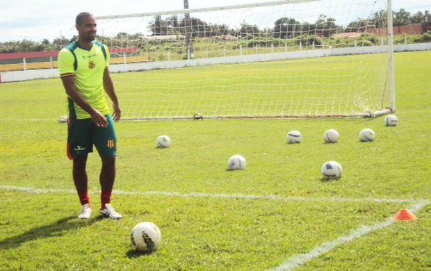 Tiago Cavalcanti é artilheiro do Sampaio na temporada (Foto: Afonso Diniz/Globoesporte.com)