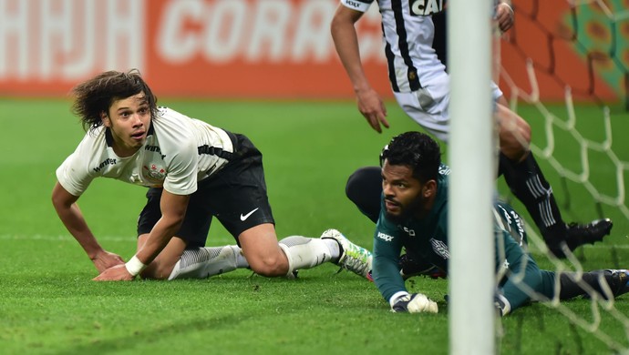Romero Corinthians Figueirense (Foto: Marcos Ribolli)