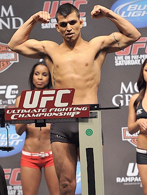 Efrain Escudero, lutador do UFC (Foto: Getty Images)