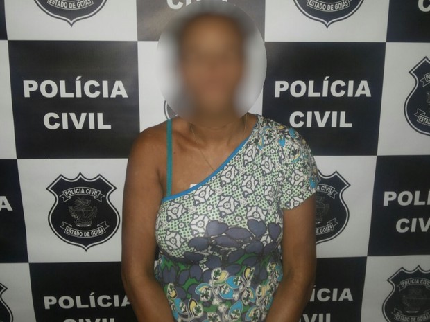 Prostituta é presa suspeita de matar idoso de 103 anos para roubar R$ 90 em Goiás (Foto: Divulgação/Polícia Civil)