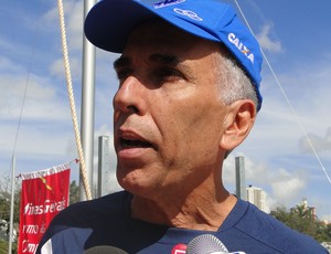 Alexandre Minardi, técnico de atletismo do Cruzeiro (Foto: Valeska Silva / Globoesporte.com)