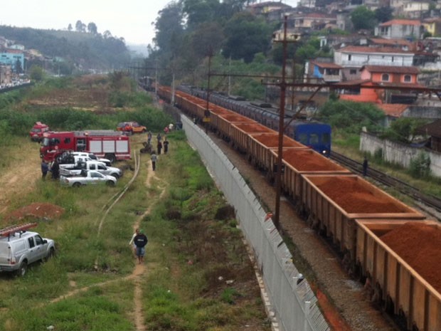 Trens colidiram próximo à Estação Franco da Rocha da Linha 7-Rubi da CPTM, na Grande SP (Foto: Márcio Pinho/G1)