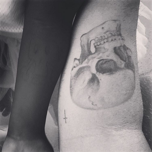 Tatuagem de Bruno Gagliasso e desenho de Titi (Foto: Reprodução/Instagram)