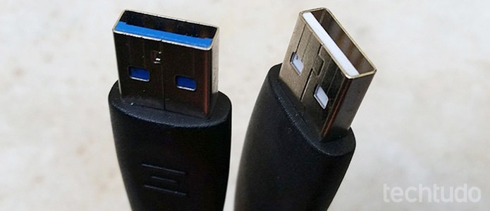 Diferença do USB 3.0, em azul, e 2.0 branco (Foto: Barbara Mannara/TechTudo) Diferença do USB 3.0, em azul, e 2.0 branco (Foto: Barbara Mannara/TechTudo)