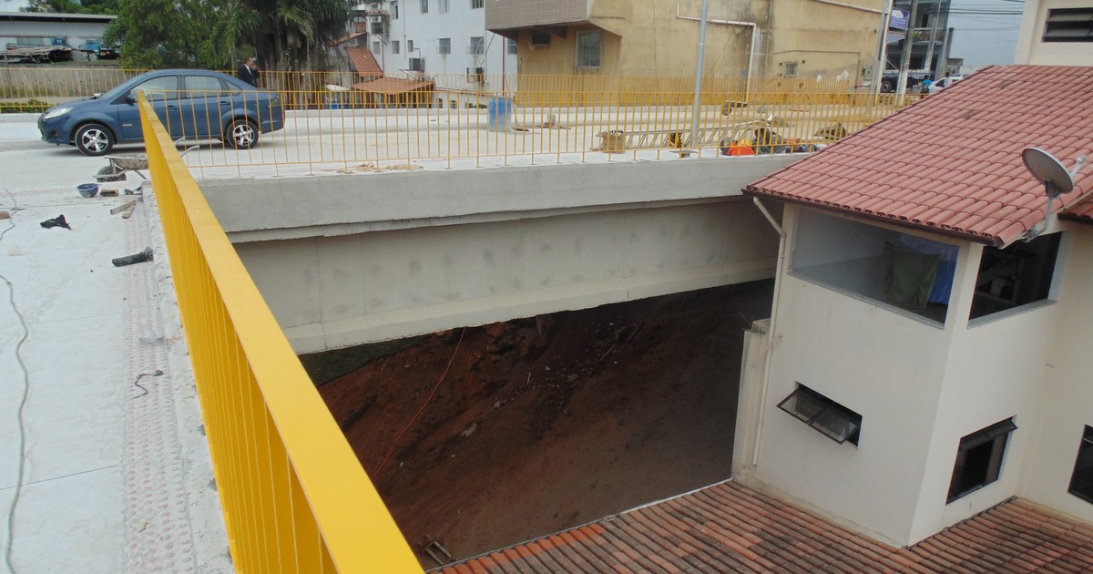 G Mp Quer Barrar Viaduto Que Passa Em Cima De Casas Em Aracruz