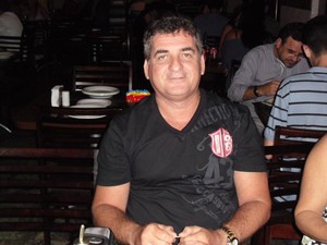 Docente Samuel Milet da Unir está sendo criticado por ter usado palavras de baixo calão para se posicionar contra palestrante do DF (Foto: Reprodução/Facebook) Docente Samuel Milet da Unir está sendo criticado por ter usado palavras de baixo calão para se posicionar contra palestrante do DF (Foto: Reprodução/Facebook)