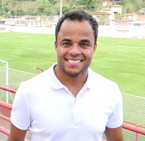 Mancini, ex-Atlético-MG, pelo Villa Nova (Foto: Tarcísio Badaró )