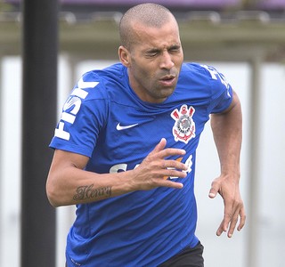 Emerson se reapresenta, mas terá futuro definido durante a semana