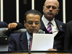 O presidente da Câmara, Henrique Eduardo Alves, durante sessão de cassação de Natan Donadon (Foto: Henrique Eduardo Alves ; Natan Donadon)
