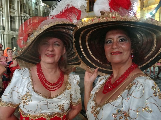 Ana Pottes e Raquel Eduardo cantam no Cordas e Retalhos. "Carnaval é a minha vida", diz Raquel (Foto: Katherine Coutinho/G1)
