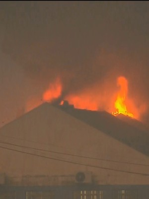 Detentos pÃµe fogo em penitenciÃ¡ria do PR; rebeliÃ£o jÃ¡ dura mais de 10 h  (ReproduÃ§Ã£o/RPC)