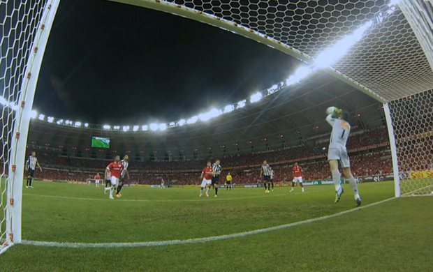 Victor, Cavalieri, Fernando Prass, PV e Weverton duelam para ser paredão