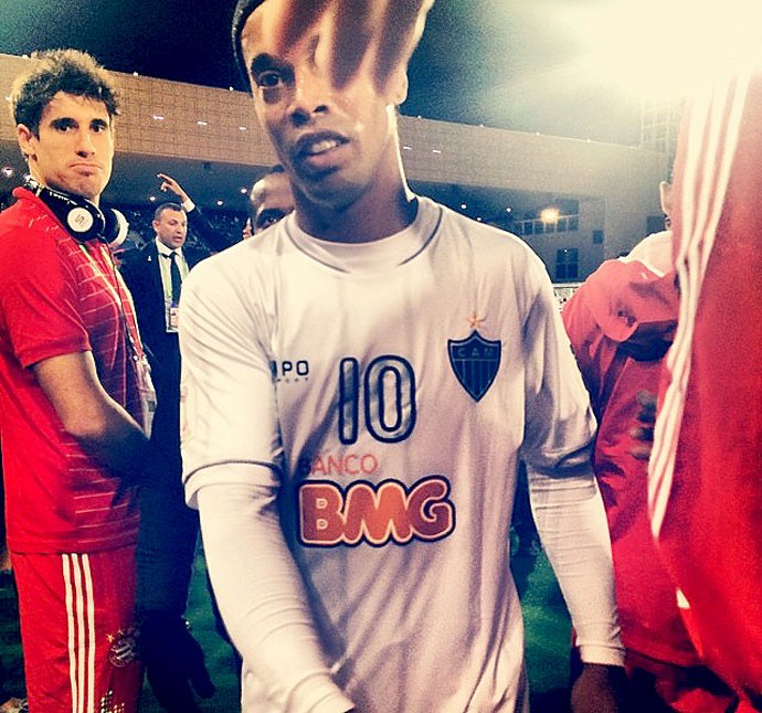 Mitchell Elijah Weiser posta foto de Ronaldinho (Foto: Reprodução / Instagran)