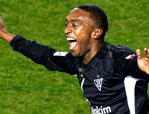 Luis Bolaños comemora gol da LDU - Guia da Libertadores (Foto: Reuters)