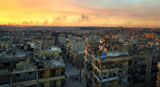  Algumas partes de Aleppo estão totalmente destruídas e abandonadas. Segundo Manzano, as pessoas em Aleppo e no resto da Síria se sentem abandonadas pelo mundo.  (Foto: Javier Manzano)