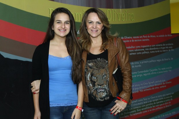 Marinara Costa com a filha (Foto: Raphael Mesquita / Foto Rio News)